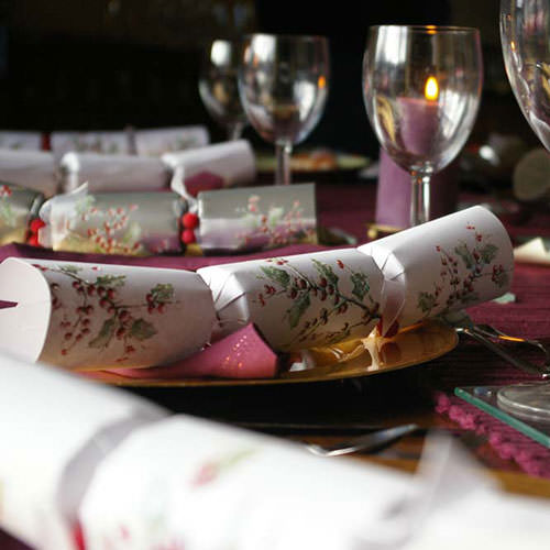 How to Make Your Own Christmas Crackers