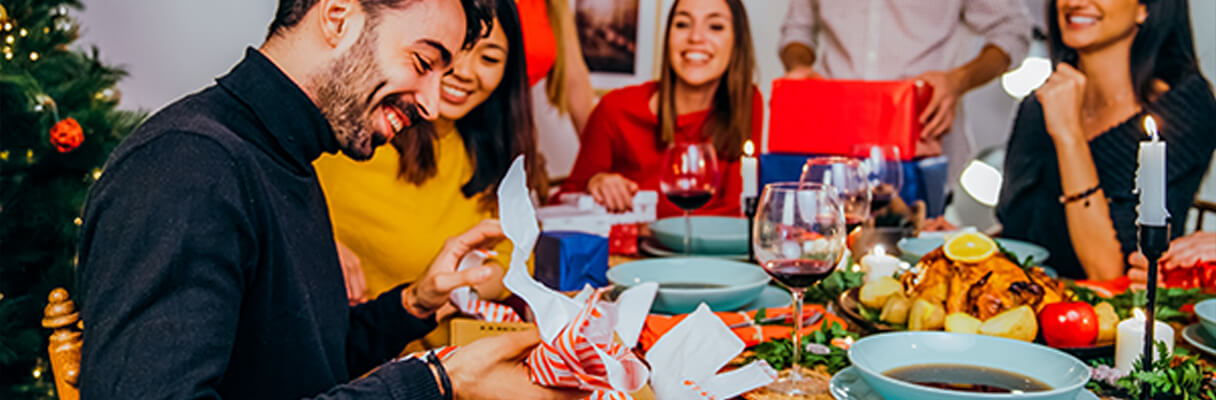 Gifts for the Christmas Dinner Table Gifts for the Christmas Dinner Table