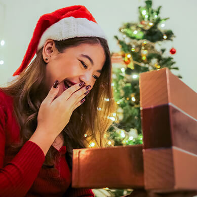 How to Nail the Perfect Christmas for the Woman Who Has Everything How to Nail the Perfect Christmas for the Woman Who Has Everything