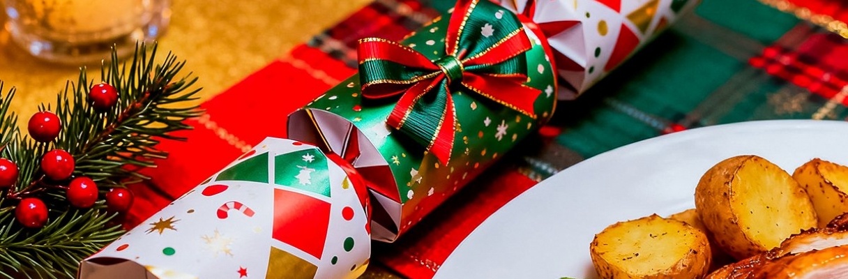 The Best Christmas Cracker Alternatives for a Fun & Festive Holiday Season
