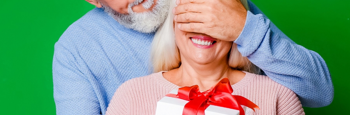Best Gifts for a 60th Birthday: Thoughtful Ideas They Will Truly Love