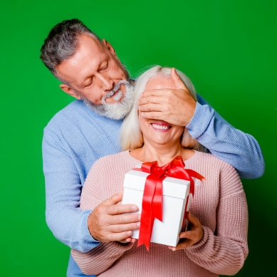 Best Gifts for a 60th Birthday: Thoughtful Ideas They Will Truly Love