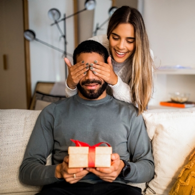 Top Personalised Birthday Gifts for Him: Unique Ideas That Make Him Smile