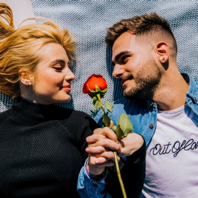 Top Personalised Gifts for Couples – From Romantic to Fun & Quirky