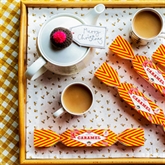 Thumbnail 2 - Tunnock's Caramel Wafer Christmas Crackers - Pack of 4
