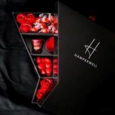 Thumbnail 4 - Lindt Lindor & Yankee Candle Bouquet Red Roses