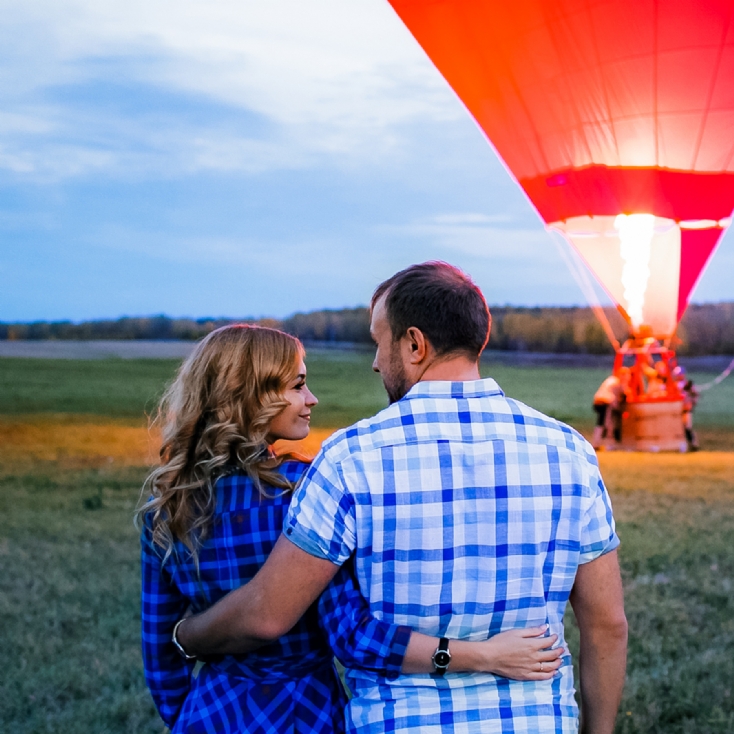 Wild Pig Hot Air Balloon Flight with Champagne for Two People