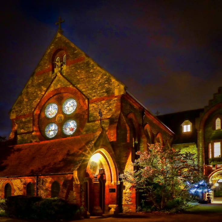 Unique Places to Dine For Two | Find Me A Gift