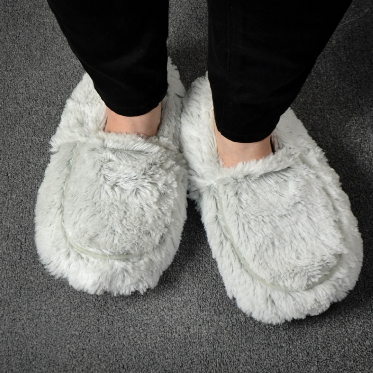 Warming outlet slippers microwave