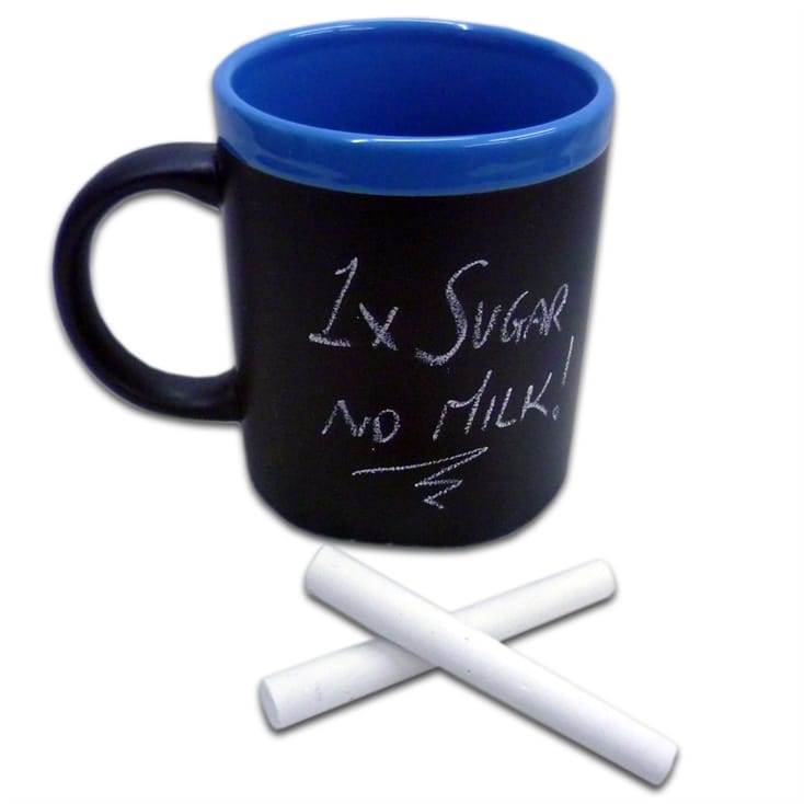 Image of a blackboard mug with the phrase "1x sugar. no milk!" written on the side using the chalk sat in front of it