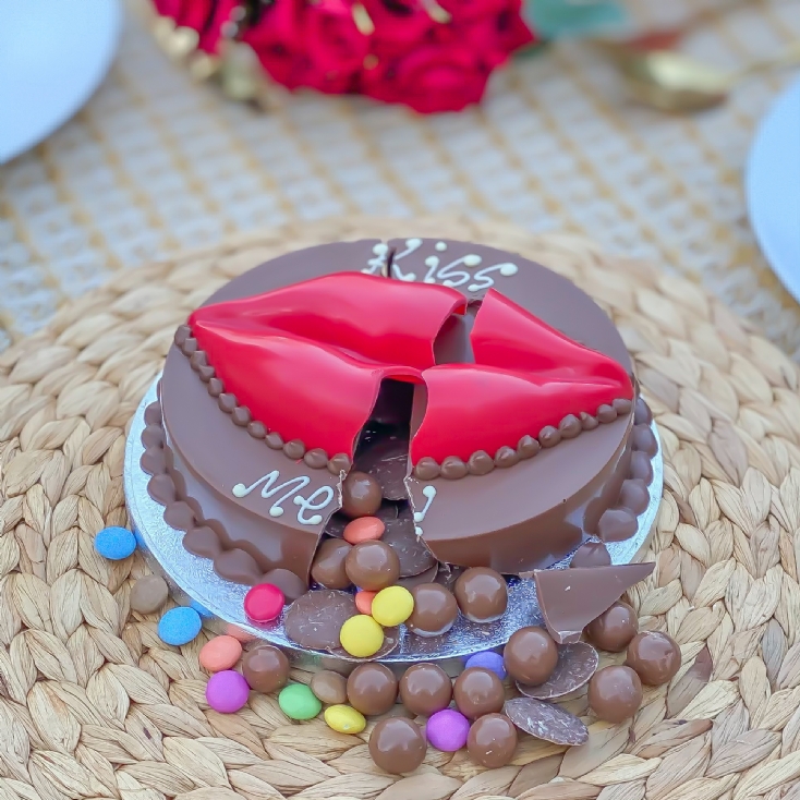 Personalised Mini Chocolate Smash Kiss Cake