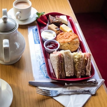 Yorkshire Afternoon Tea Cruise with Prosecco for Two
