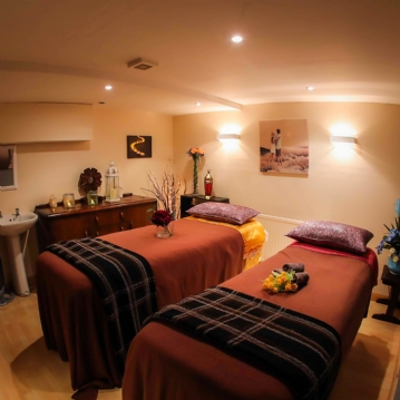 60 Minute Luxury Couples Massage at Mermaid