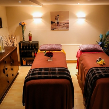 60 Minute Luxury Couples Massage at Mermaid
