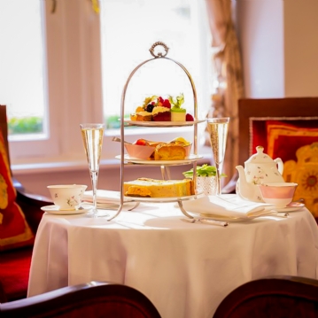 The State Rooms, Buckingham Palace & Sparkling Tea at The Royal Horseguards