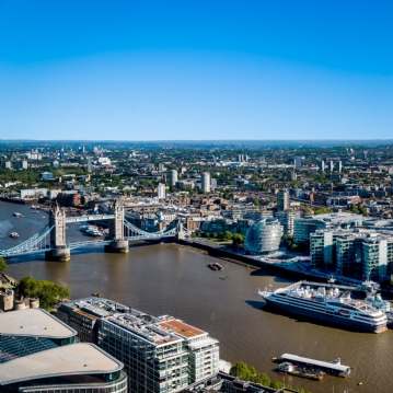 25 Minute Helicopter Tour Over London for Two