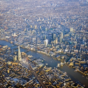 25 Minute Helicopter Tour Over London for Two
