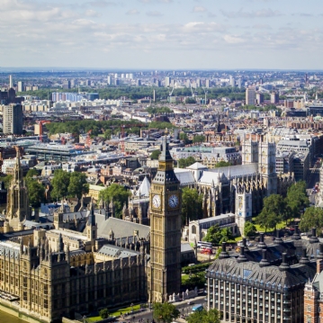 25 Minute Helicopter Tour Over London for Two