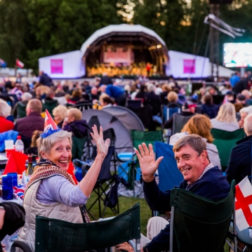 Outdoor Proms Concert for Two with a Bottle of Bubbly