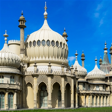 Royal Pavilion and Sparkling Cream Tea for Two at the Wine Cellar