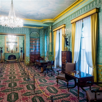 Royal Pavilion and Sparkling Cream Tea for Two at the Wine Cellar