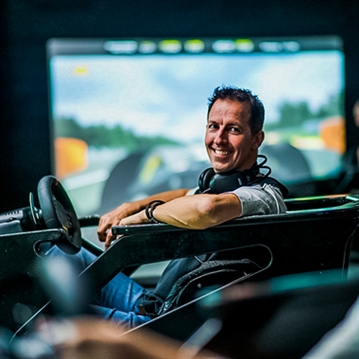 Simulator Race Experience for Two