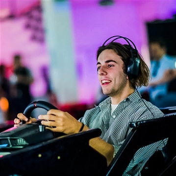 Simulator Race Experience for Two