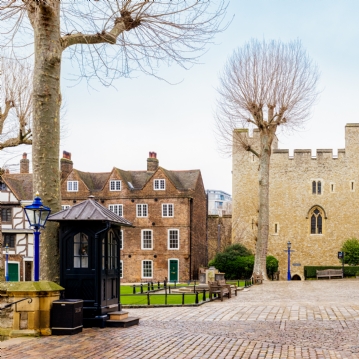Entrance to Tower of London & 2 Course Meal at The Shakedown for 2