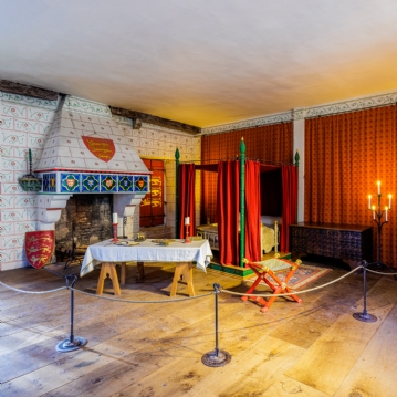 Entrance to Tower of London & 2 Course Meal at The Shakedown for 2