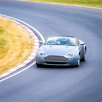 Aston Martin V8 Vantage Blast