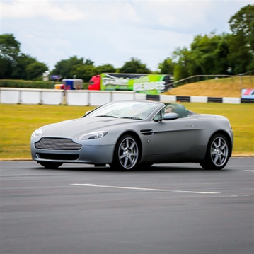 Aston Martin V8 Vantage Blast