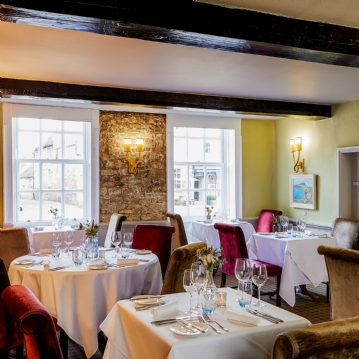 Entrance to Blenheim Palace & Lunch at The Macdonald Bear Hotel for Two