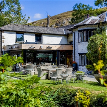 Vegan Afternoon Tea with a Glass of Fizz