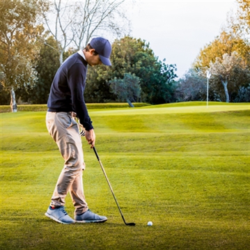 60 Minute Golf Lesson with £5 Voucher for Two