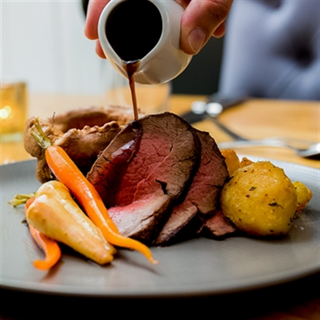 Entrance to Kensington Palace & Sunday Lunch at The Stablehand for Two