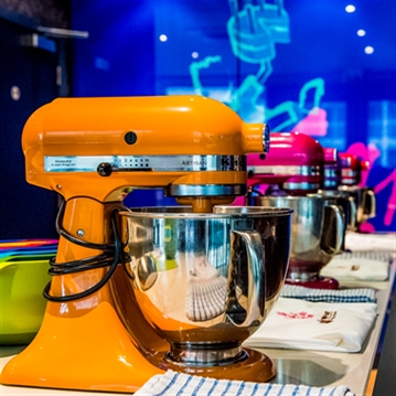 Mini Chocolate Class with Champagne Afternoon tea for two at Cake Boy