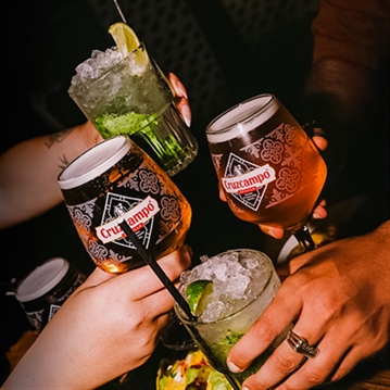 Bottomless Mojitos or Cruz Campo with 5 Plates