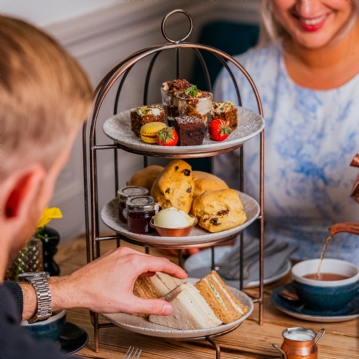 Imperial War Museum Entry for Two & Afternoon Tea at The Lodge