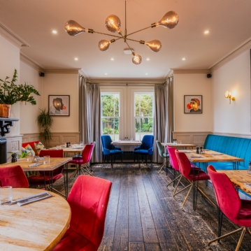 Imperial War Museum Entry for Two & Afternoon Tea at The Lodge