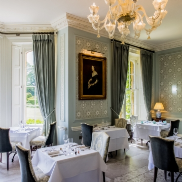 Entrance to Blenheim Palace and Sparkling Tea at Weston Manor for Two