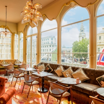 Visit to the Royal Mews & Household Cavalry Museum with Sparkling Tea for 2