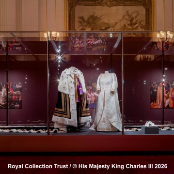 Entrance to Buckingham Palace & Sparkling Tea at The Clermont for Two