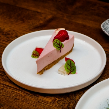 Visit Edinburgh Castle with a 3 Course Meal & Drink for Two at Rabble