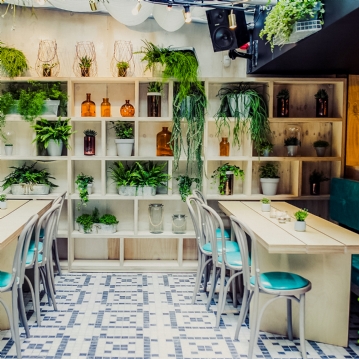 Visit Edinburgh Castle with a 3 Course Meal & Drink for Two at Rabble