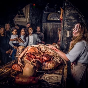 london bridge experience and tombs