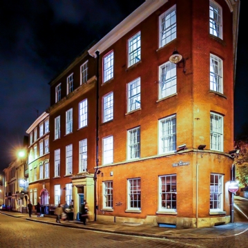 One Night Luxury Escape