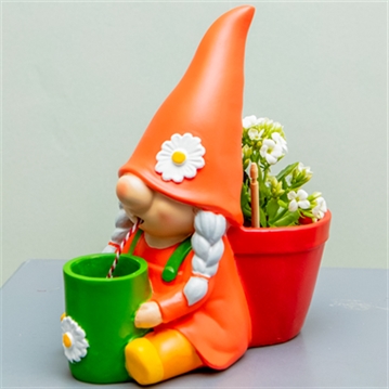 Hydrating Hettie - Plant Waterer and Plant Pot