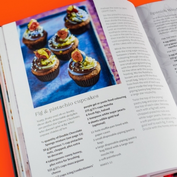 The Unofficial Bridgerton Book of Afternoon Tea