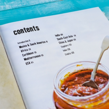 Red Hot Sauce Book - 100 Seriously Spicy Recipes