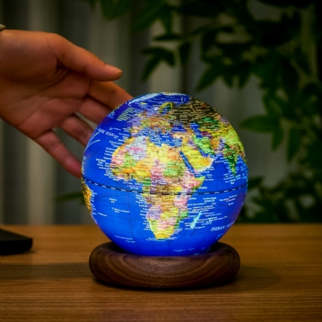 Gingko Atlas Globe Lamps